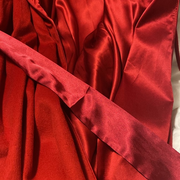 Neiman Marcus Cashmere Silk Robe Size Medium- Beautiful red - Picture 11 of 14